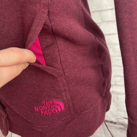 The North Face Snap closure hoodie in XS - Picture 8 of 15
